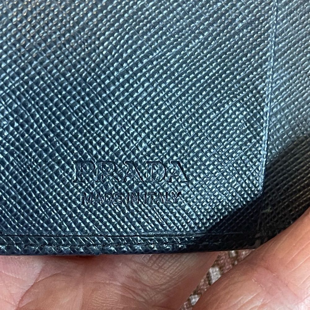 Prada saffiano leather key case in rich navy blue with signature triangle logo. - Picture 6 of 10